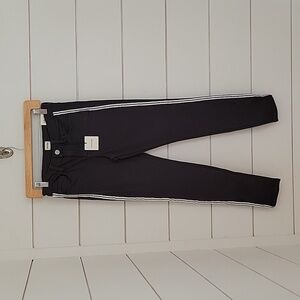 NWT SNEAK PEEK size 3/26 black jeggings with white racing side stripes